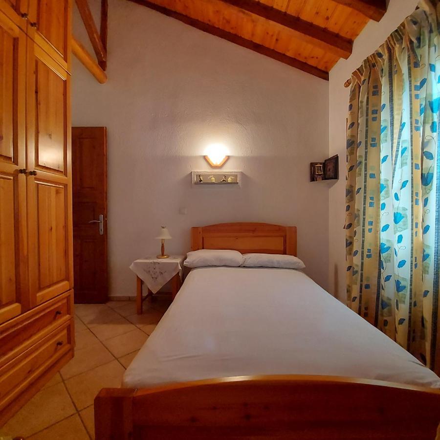 Villa Amfithea Moni Evaggelistrias Kültér fotó