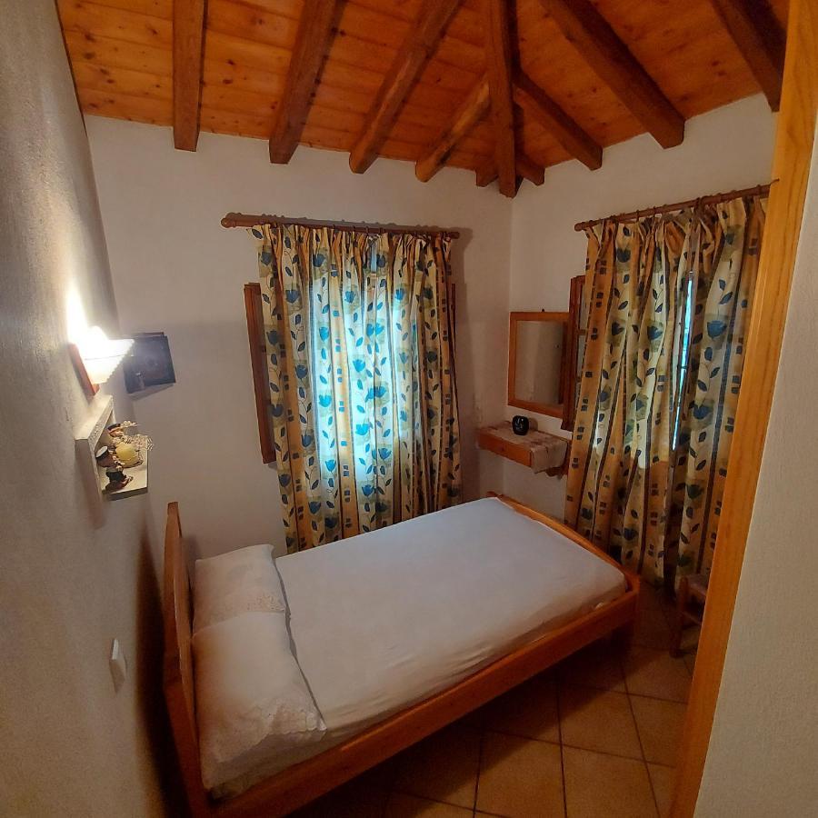 Villa Amfithea Moni Evaggelistrias Kültér fotó